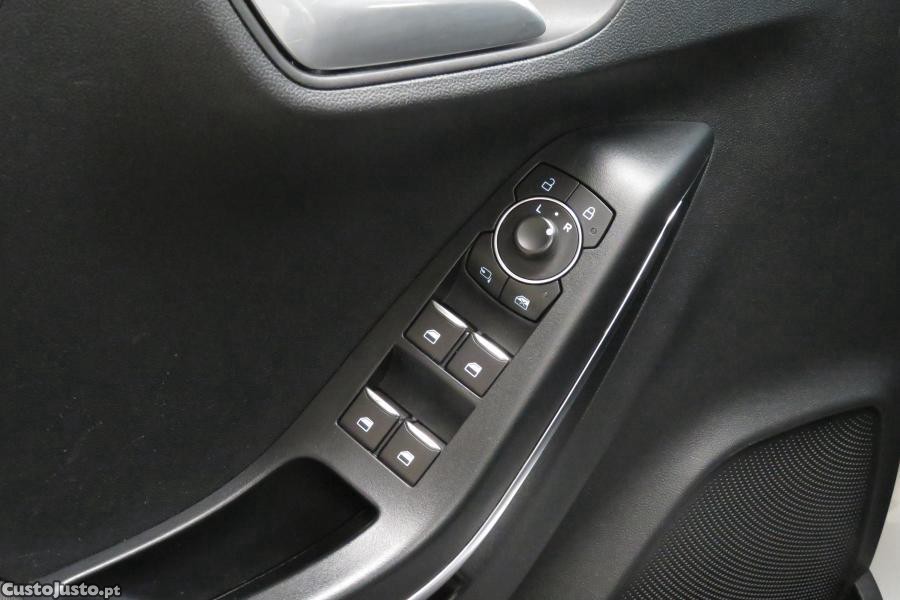 Ford Puma 1.0 EcoBoost MHEV Ti — fotografia 10