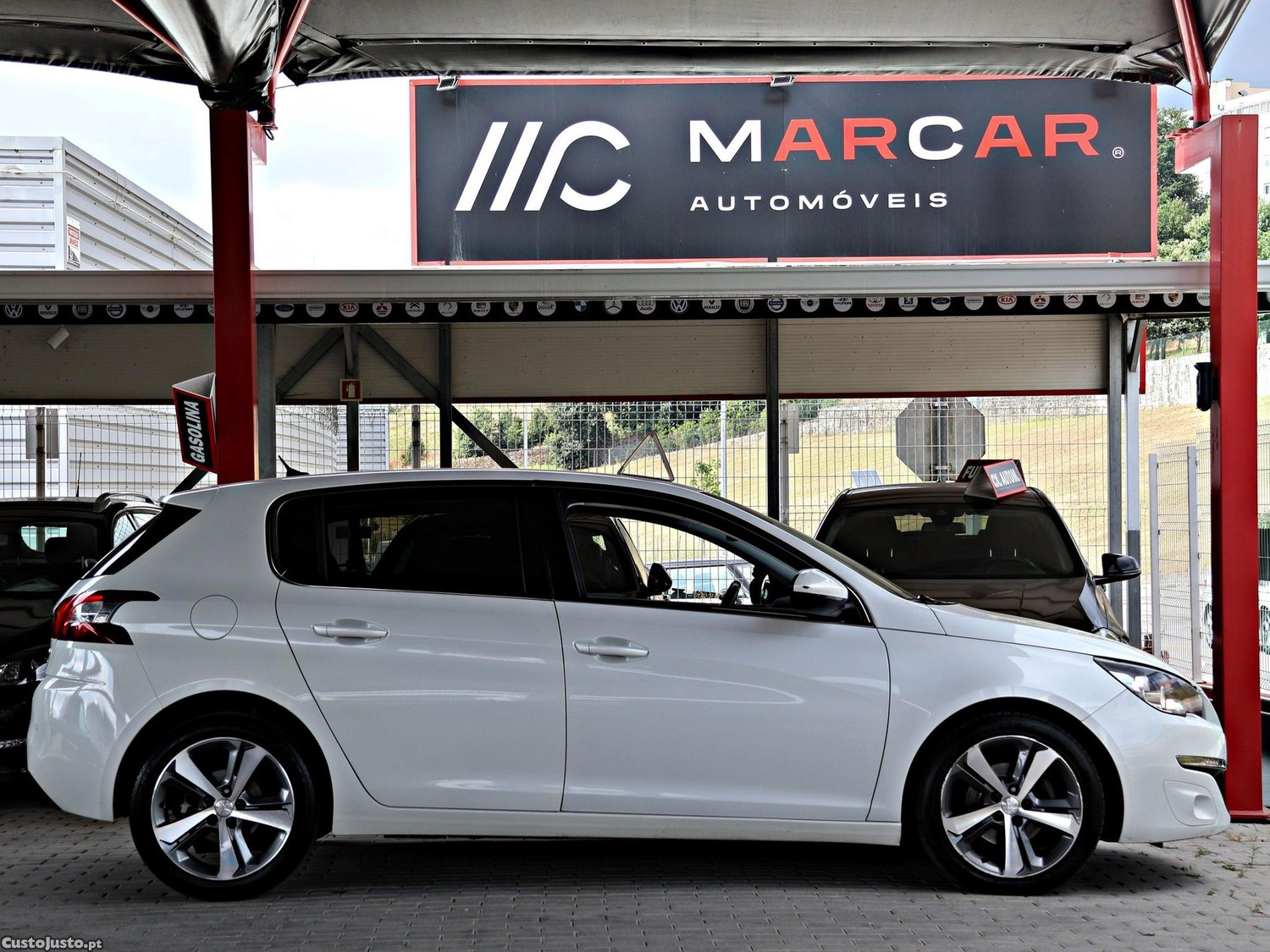 Peugeot 308 1.6 BlueHDi Active J17 — fotografia 13