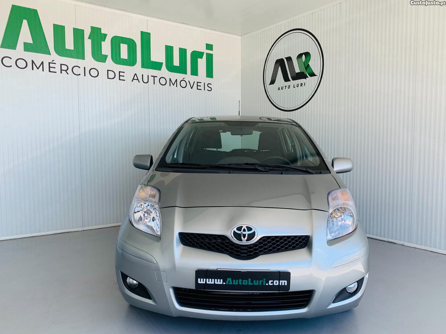 Toyota Yaris 1.4 D-4D - 09 — photo 2