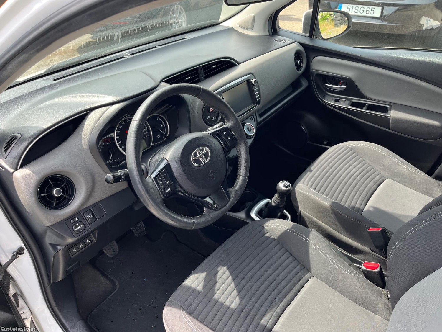 Toyota Yaris Citadino — fotografia 5