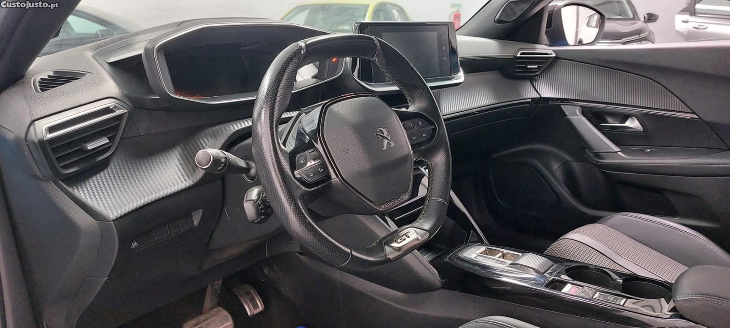 Peugeot e-2008 50 kWh GT — fotografia 7