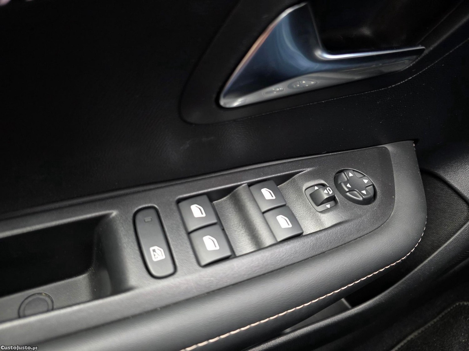 Peugeot 208 1.2 PureTech Allure Pack — fotografia 9