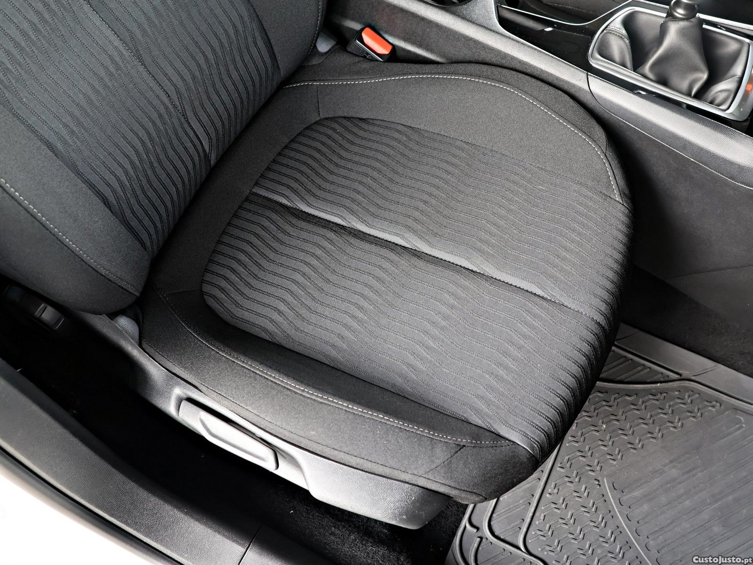Peugeot 308 1.6 BlueHDi Active J17 — fotografia 3