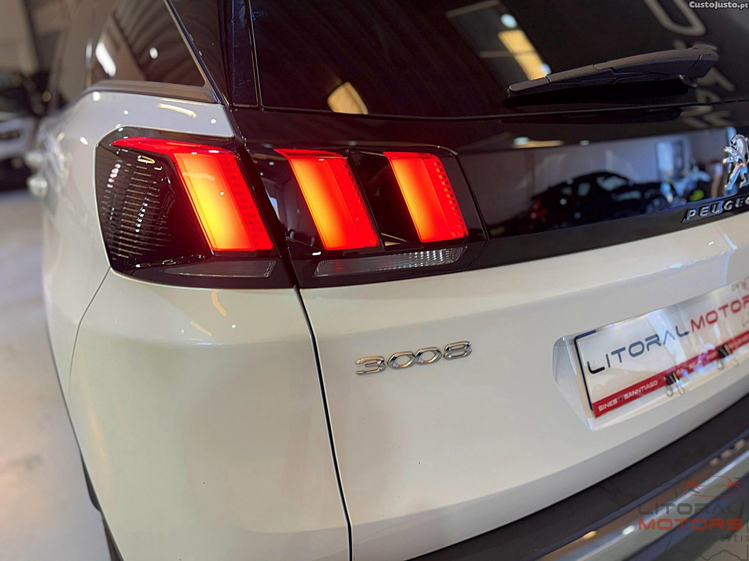 Peugeot 3008 1.2 PureTech Allure Pack EAT8 — fotografia 18