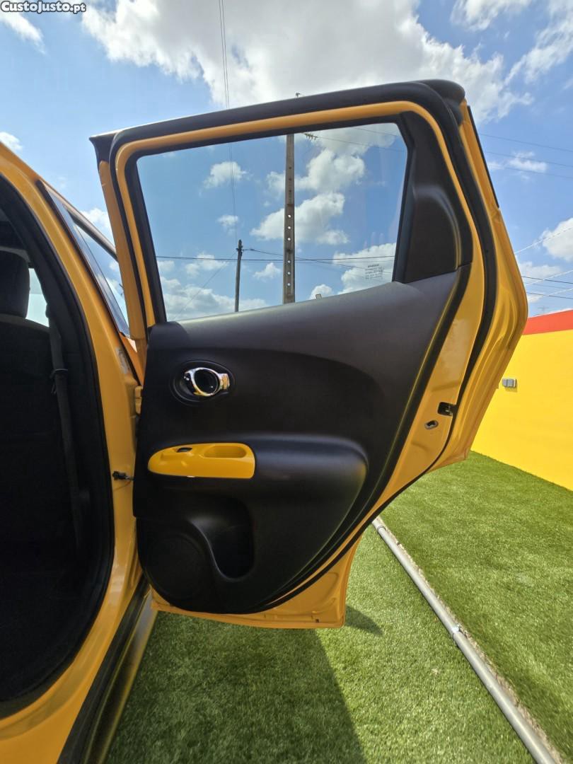 Nissan Juke 1.6 DIG-T Tekna Premium Ext.1 Yellow S. — fotografia 5