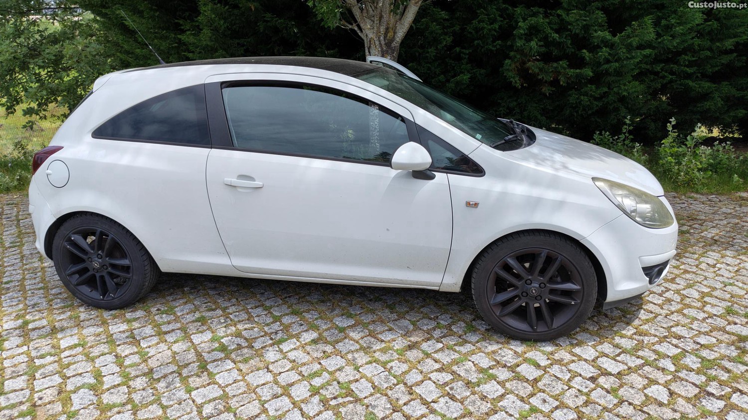 Opel Corsa Black Edition 1.3 CDTI — fotografia 2