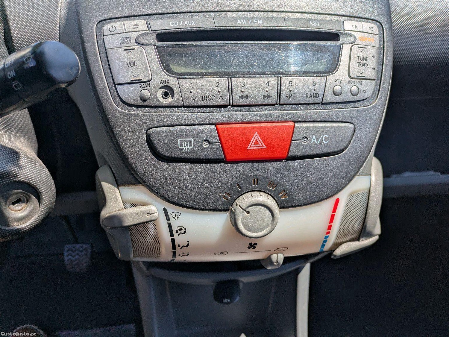 Peugeot 107 Automático — fotografia 4