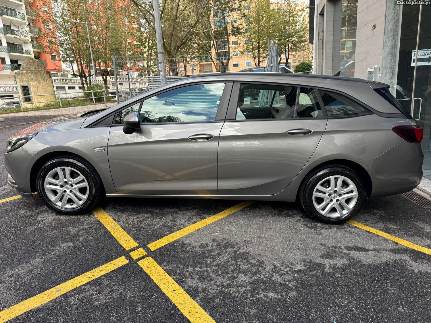 Opel Astra Sports Tourer 1.6 CDTi Cosmo S/S — fotografia 5