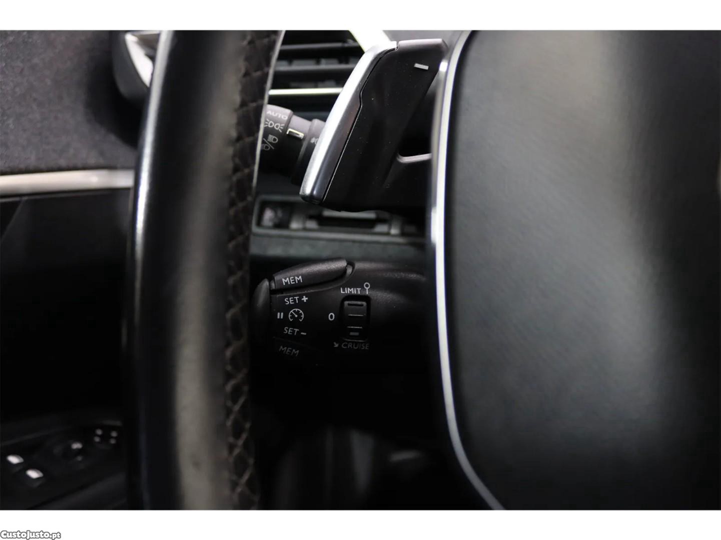 Peugeot 3008 1.2 PureTech Allure EAT8 — fotografia 6