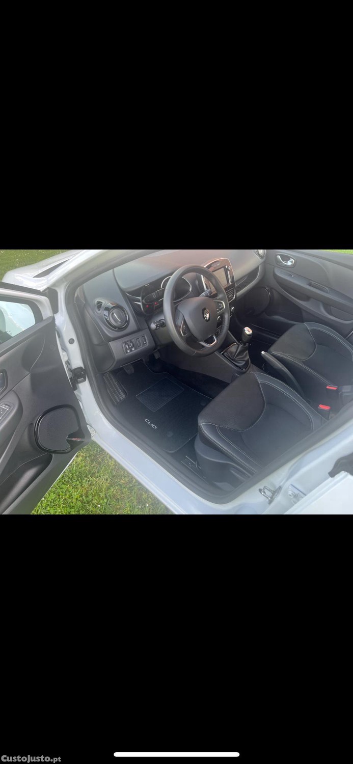 Renault Clio BOSE 2019 — fotografia 12