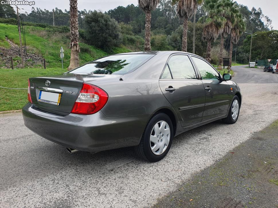 Toyota Camry 2.4 VVT-i XLE — fotografia 9