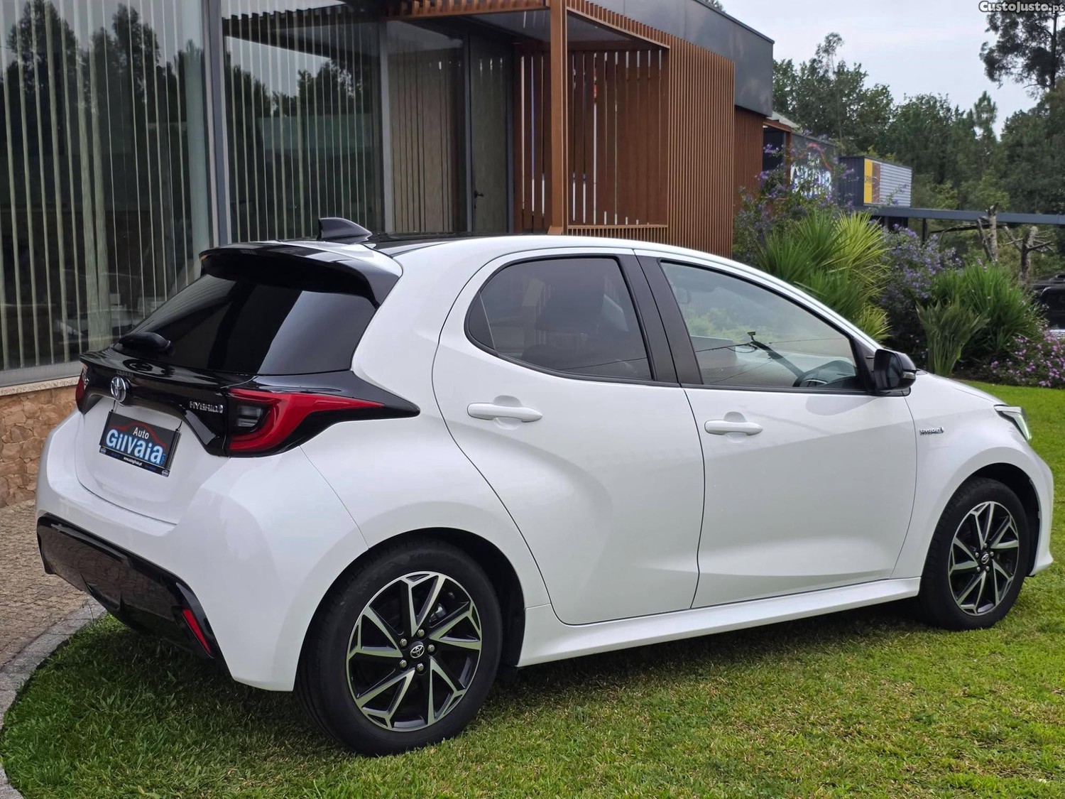 Toyota Yaris 1.5 Hybrid  Exclusive - 21 foto 5