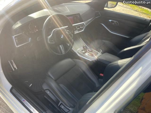 BMW 320 d Touring Pack M Auto — fotografia 11