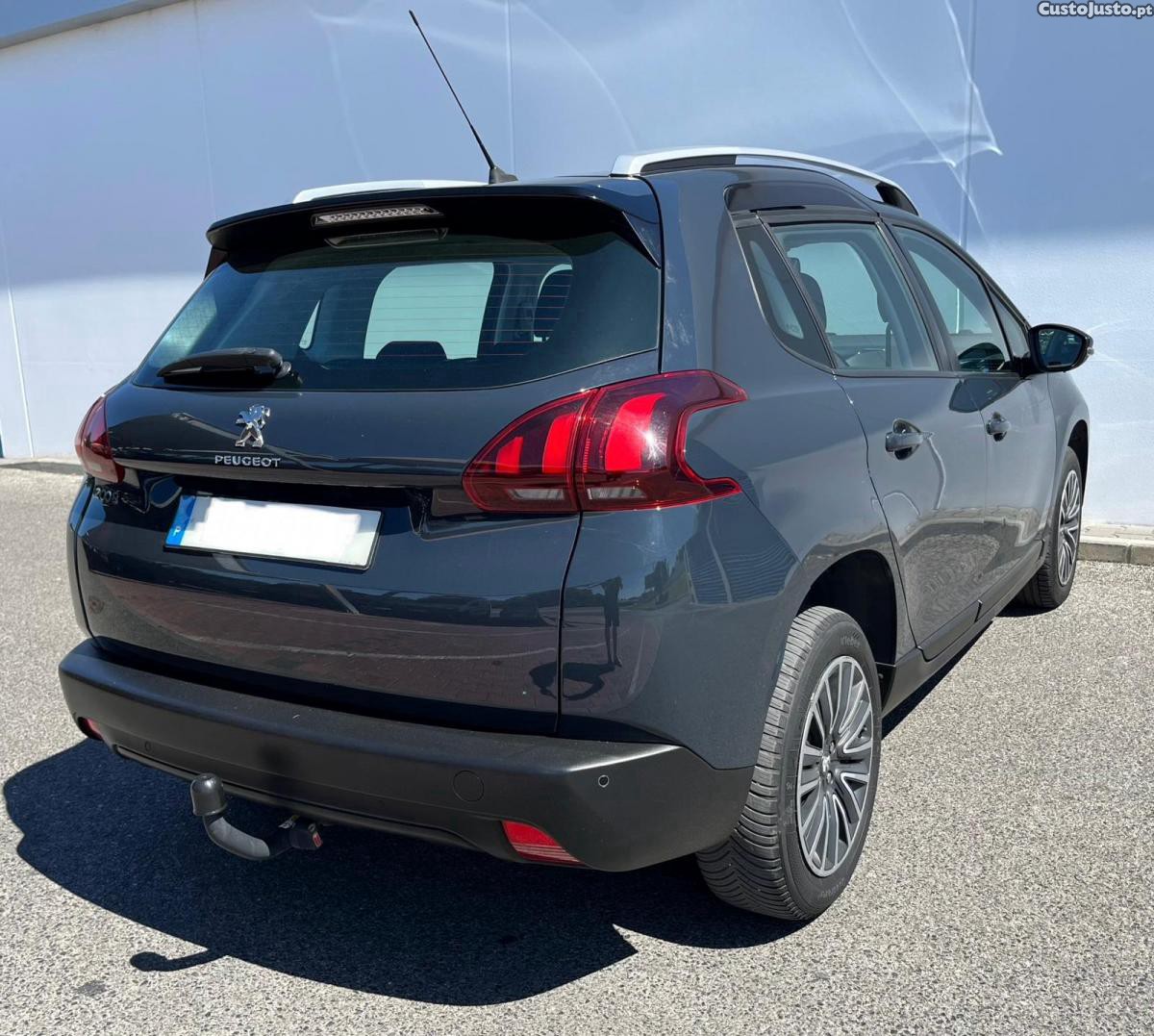 Peugeot 2008 1.5 BlueHDI Active — fotografia 3