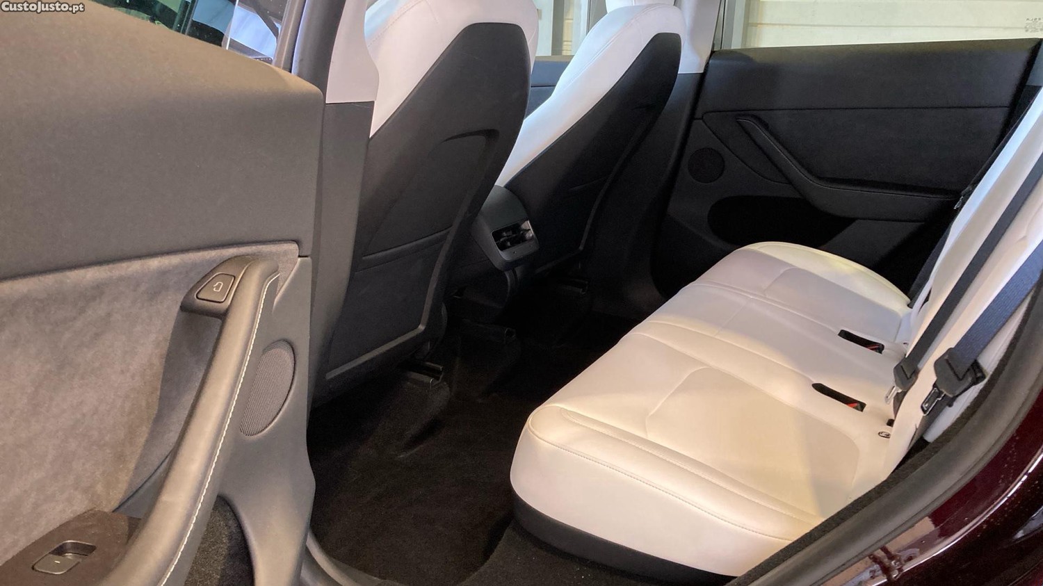 Tesla Model Y Long Range Dual Motor 514cv — fotografia 9