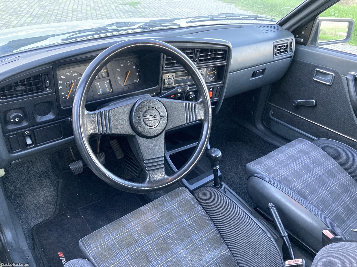 Opel Ascona C 1.6 SR - 82 foto 4