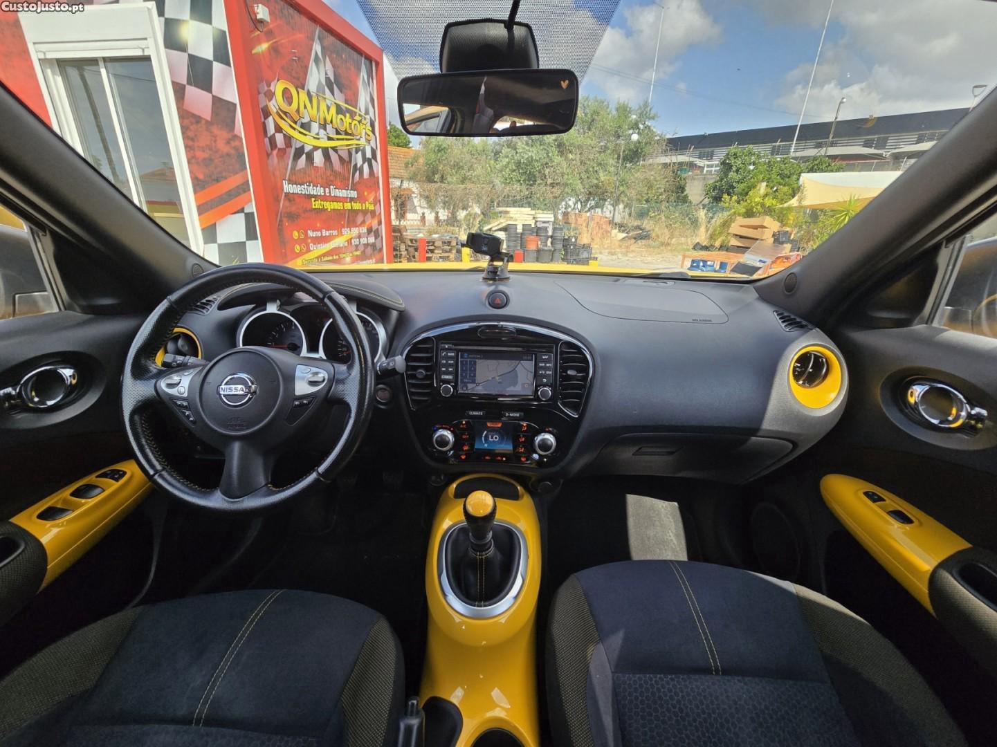 Nissan Juke 1.6 DIG-T Tekna Premium Ext.1 Yellow S. — fotografia 3