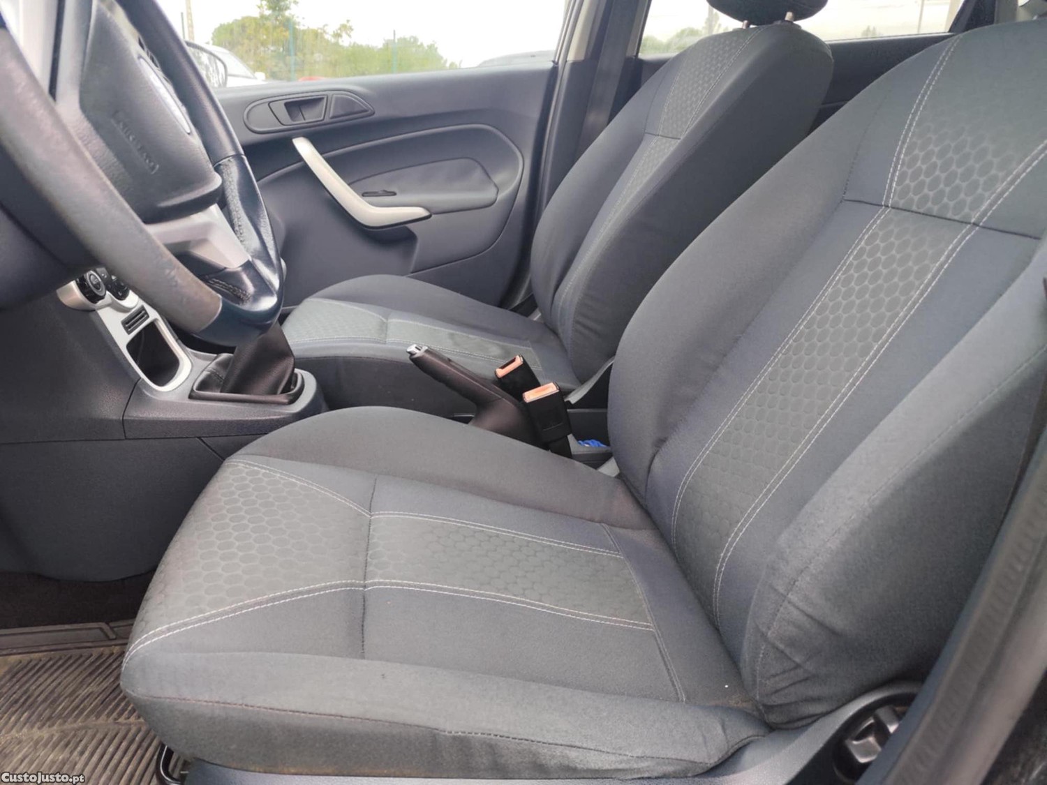 Ford Fiesta Titanium 1600 TDCI — fotografia 10