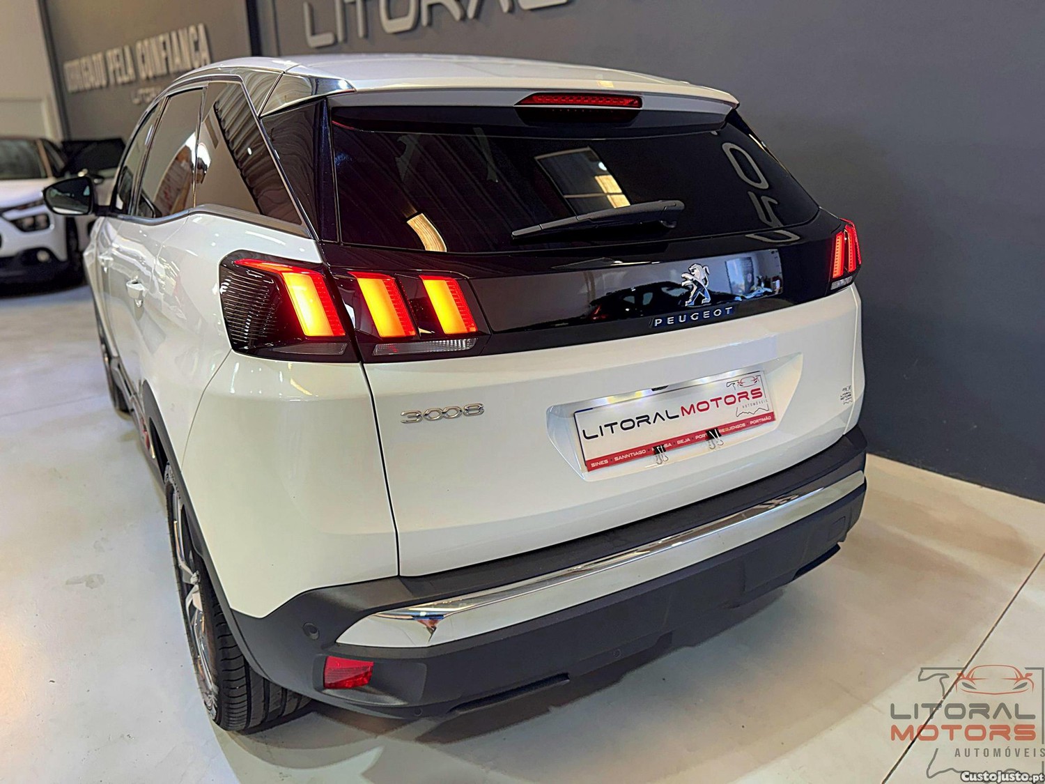Peugeot 3008 1.2 PureTech Allure Pack EAT8 — fotografia 17