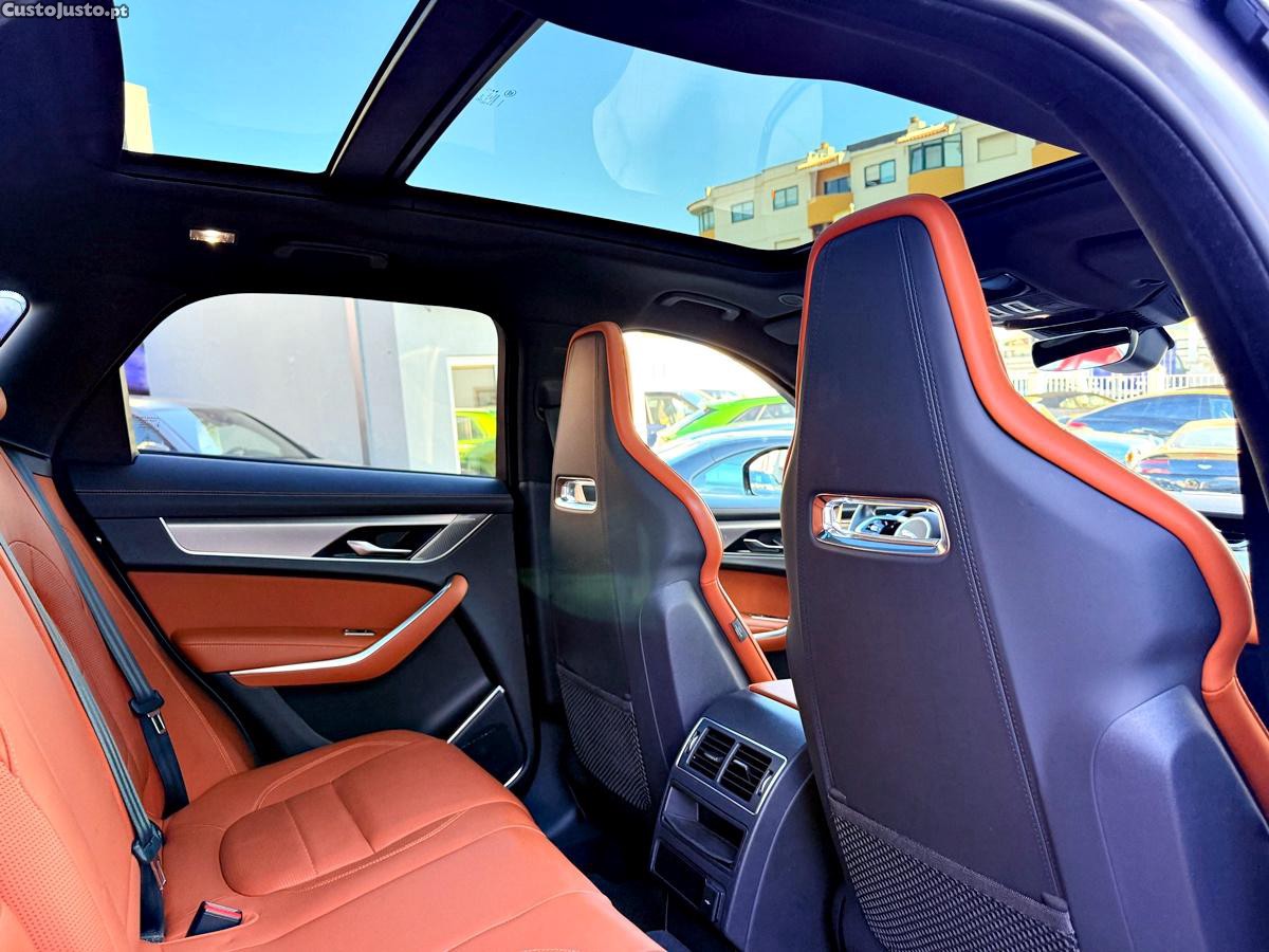 Jaguar F-Pace P400e R-Dynamic — fotografia 28