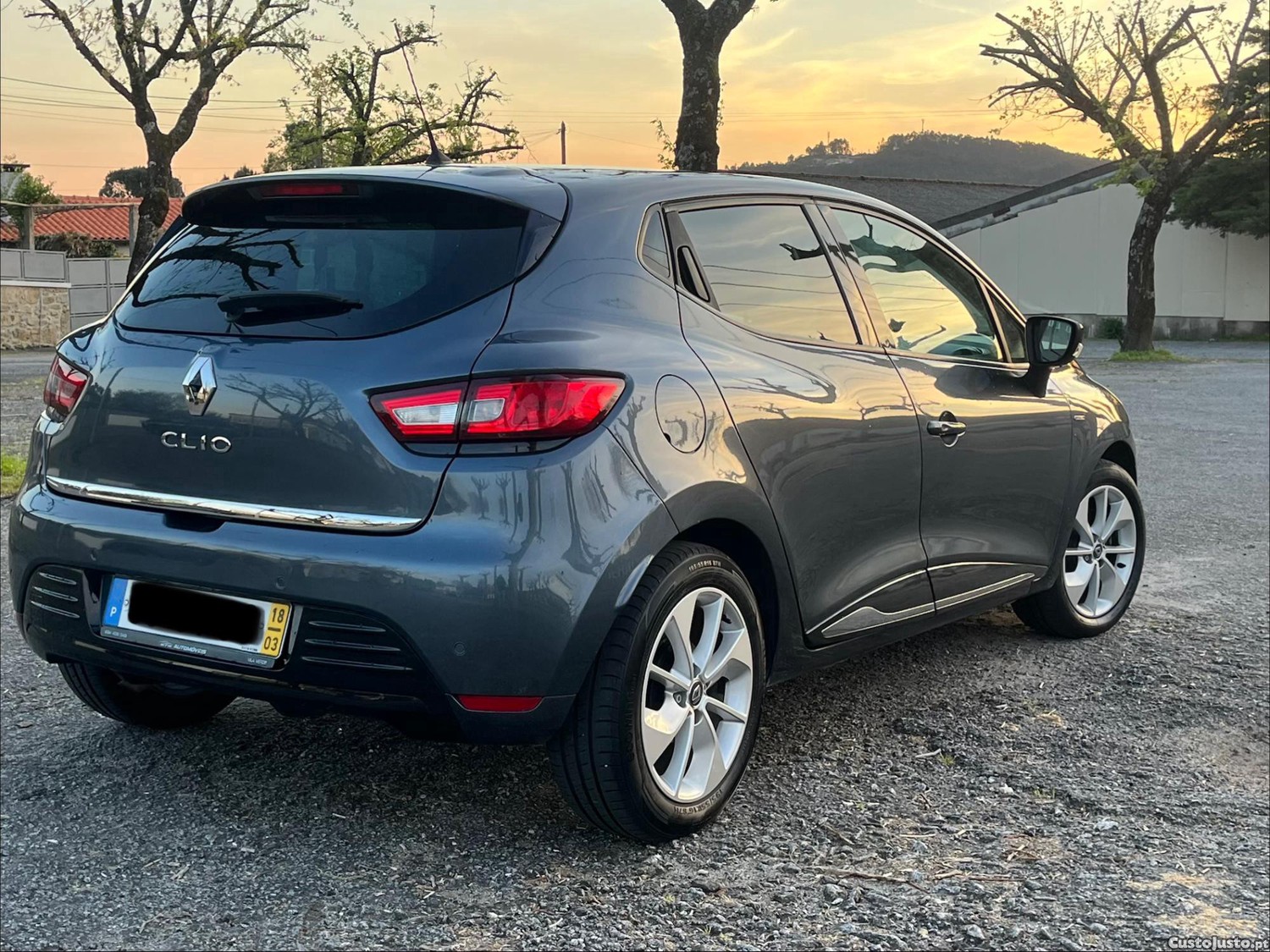 Renault Clio 0.9 TCE Limited Edition — fotografia 10