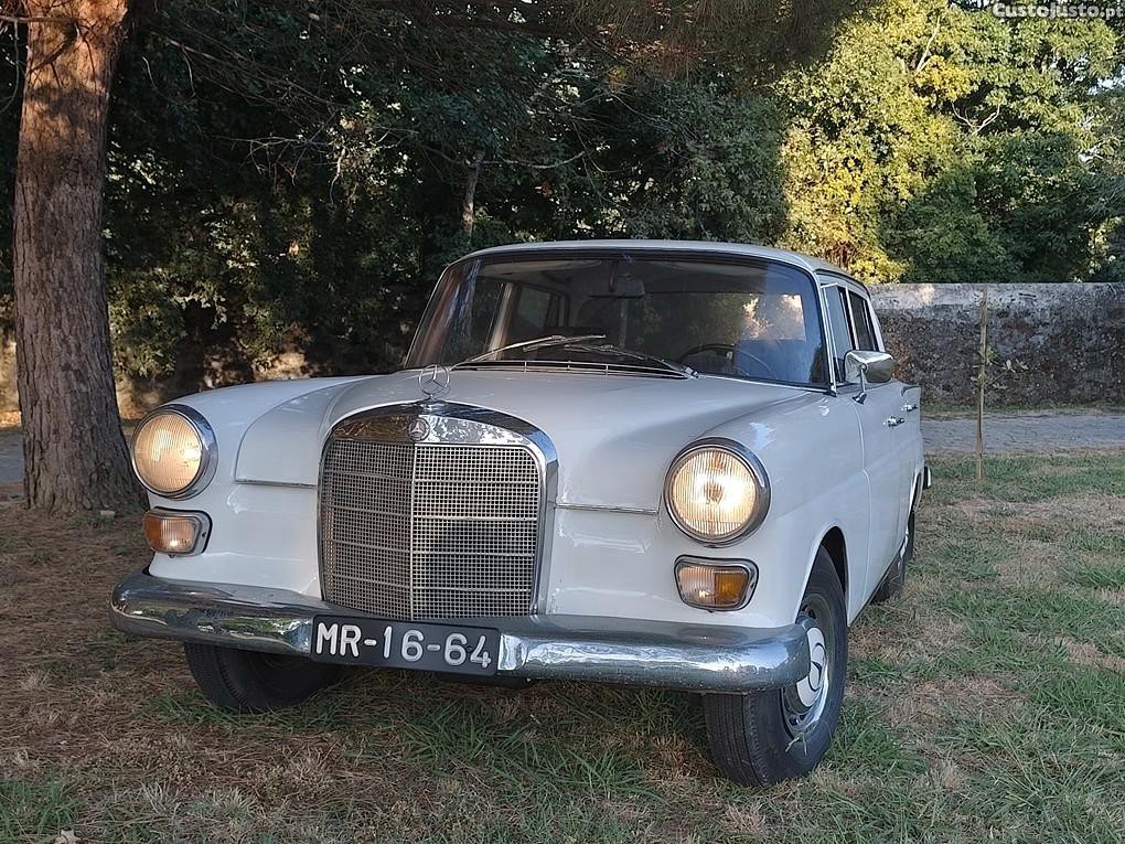 Mercedes-Benz 190 DC W110 Fintail — photo 2