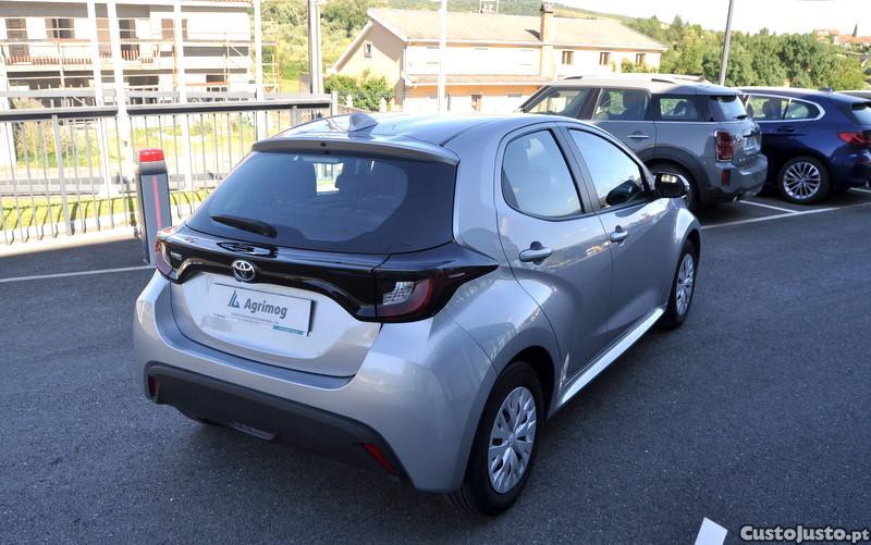 Toyota Yaris 1.0 vvt-i Confort — fotografia 6