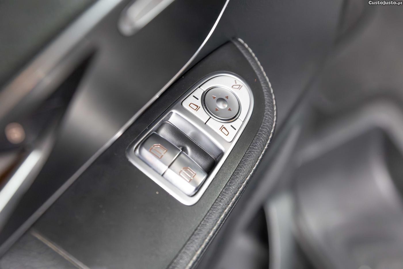 Mercedes-Benz V 300 D Longo AMG 8 Lugare — fotografia 5