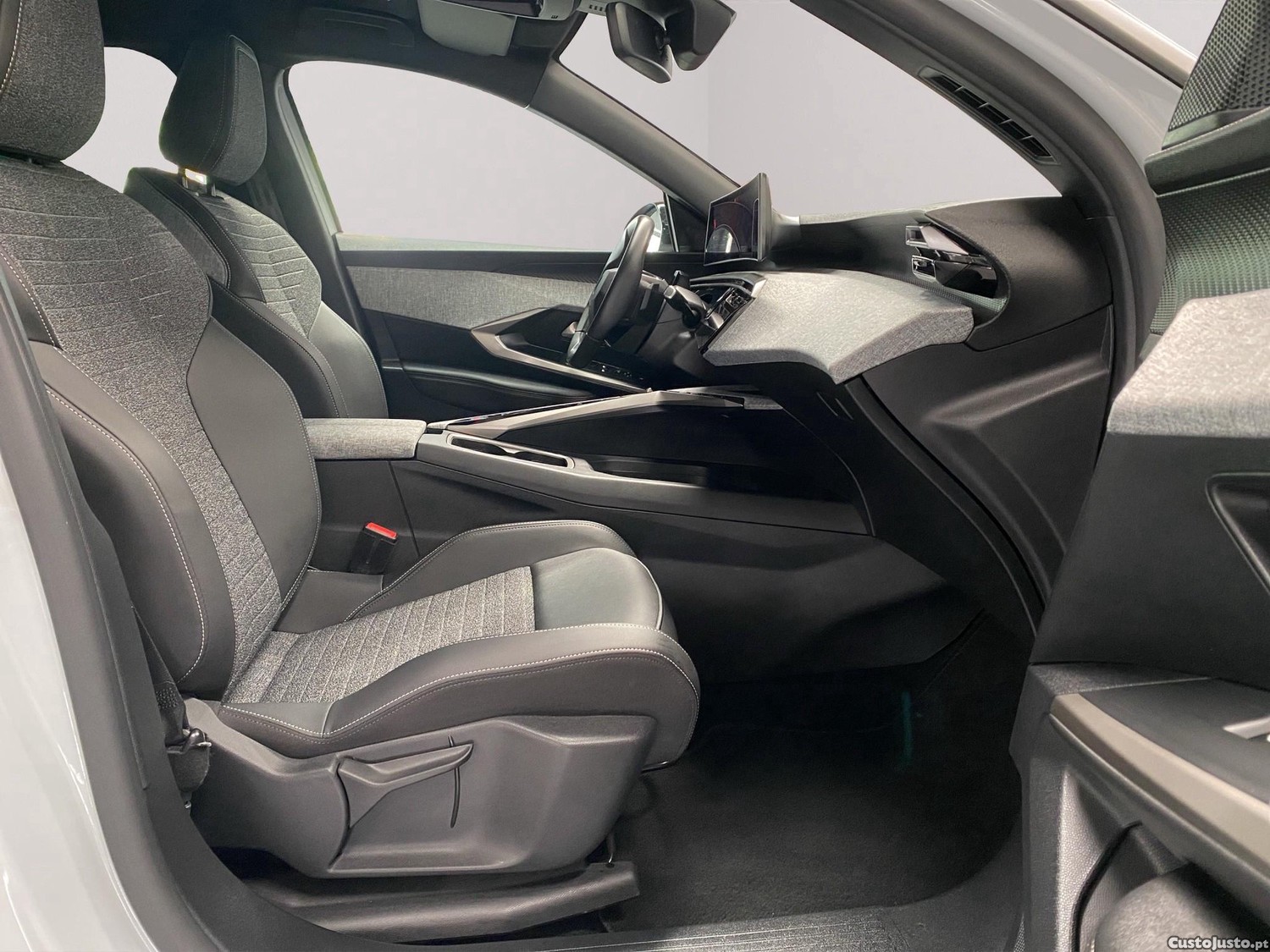 Peugeot 3008 1.2 Hybrid Allure e-DCS6 — fotografia 8