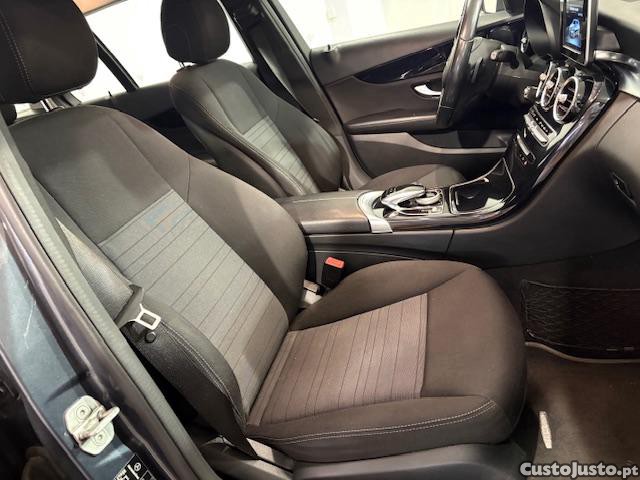 Mercedes-Benz C 180 d 7G-Tronic Exclusive — fotografia 4