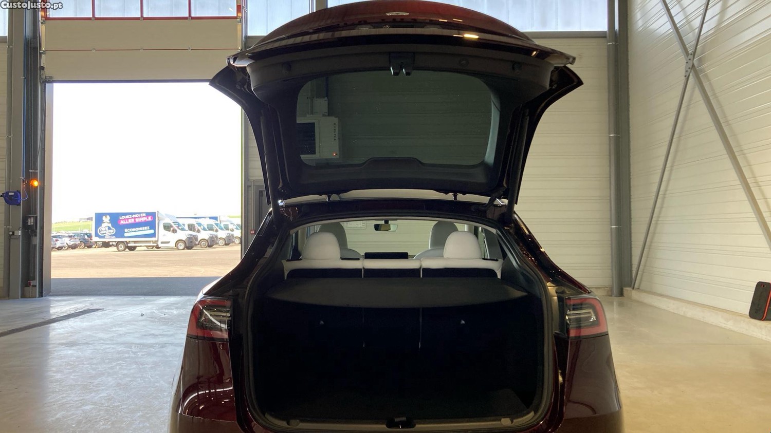 Tesla Model Y Long Range Dual Motor 514cv — fotografia 7