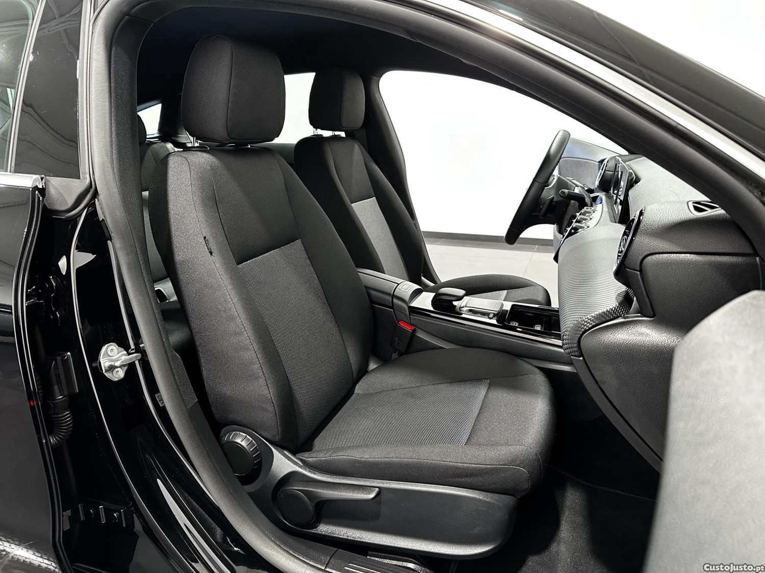 Mercedes-Benz CLA 200 D PROGRESSIVE AUTO 150 CV - NACIONAL - 115950 KM — fotografia 9