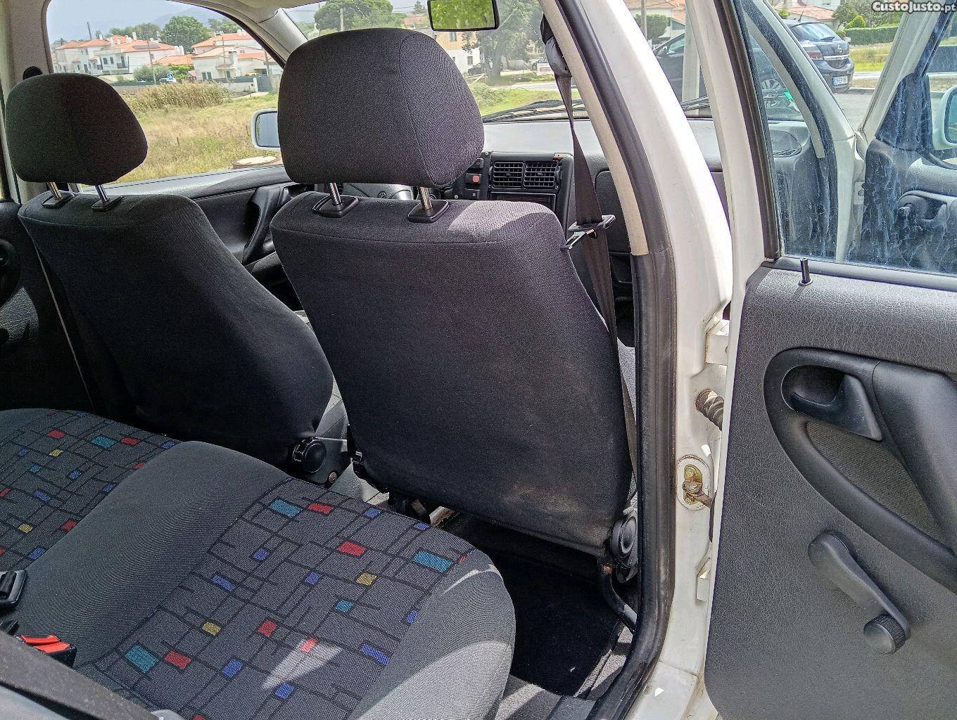 Volkswagen Polo 1.0 Gasolina — fotografia 3