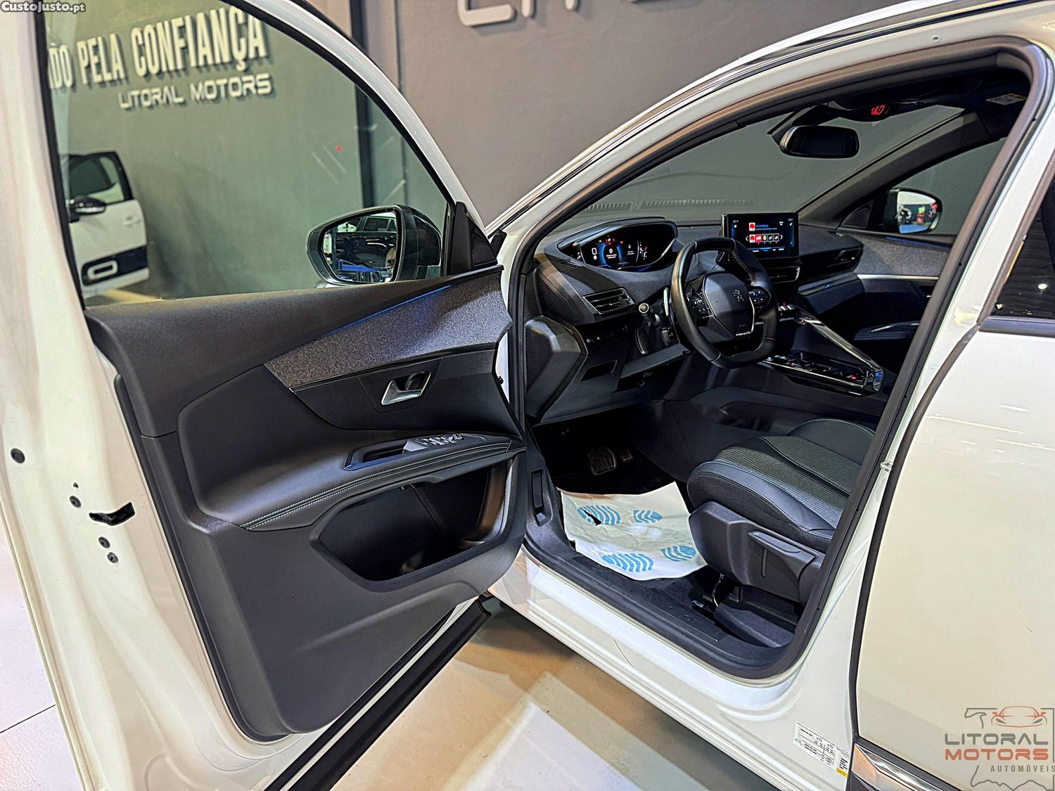 Peugeot 3008 1.2 PureTech Allure Pack EAT8 — fotografia 13