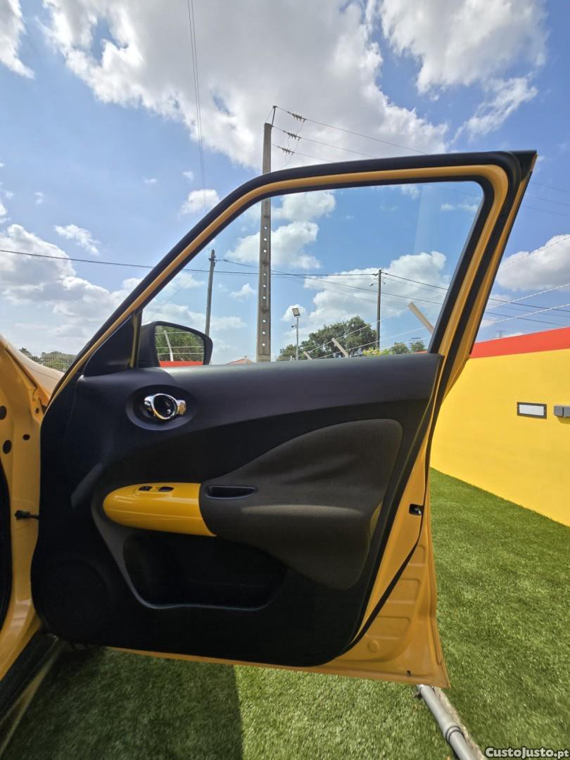 Nissan Juke 1.6 DIG-T Tekna Premium Ext.1 Yellow S. — fotografia 4