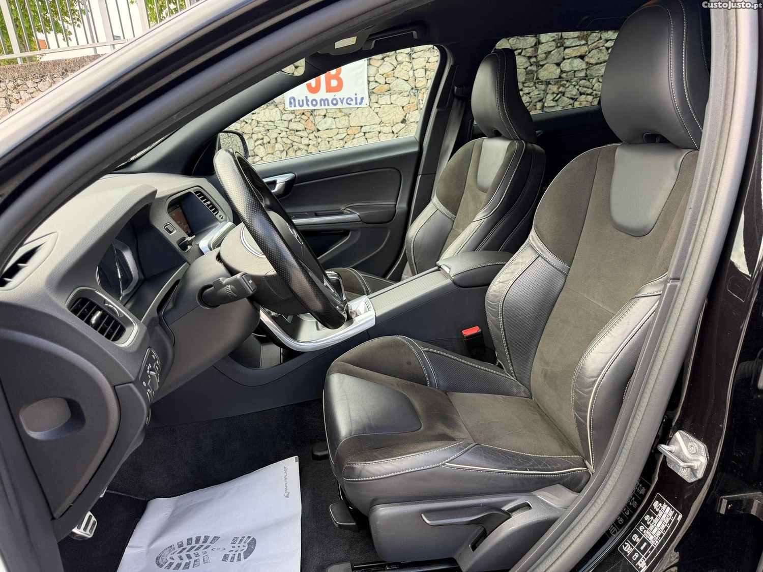 Volvo V60 2.0 D3 R-Design — fotografia 7