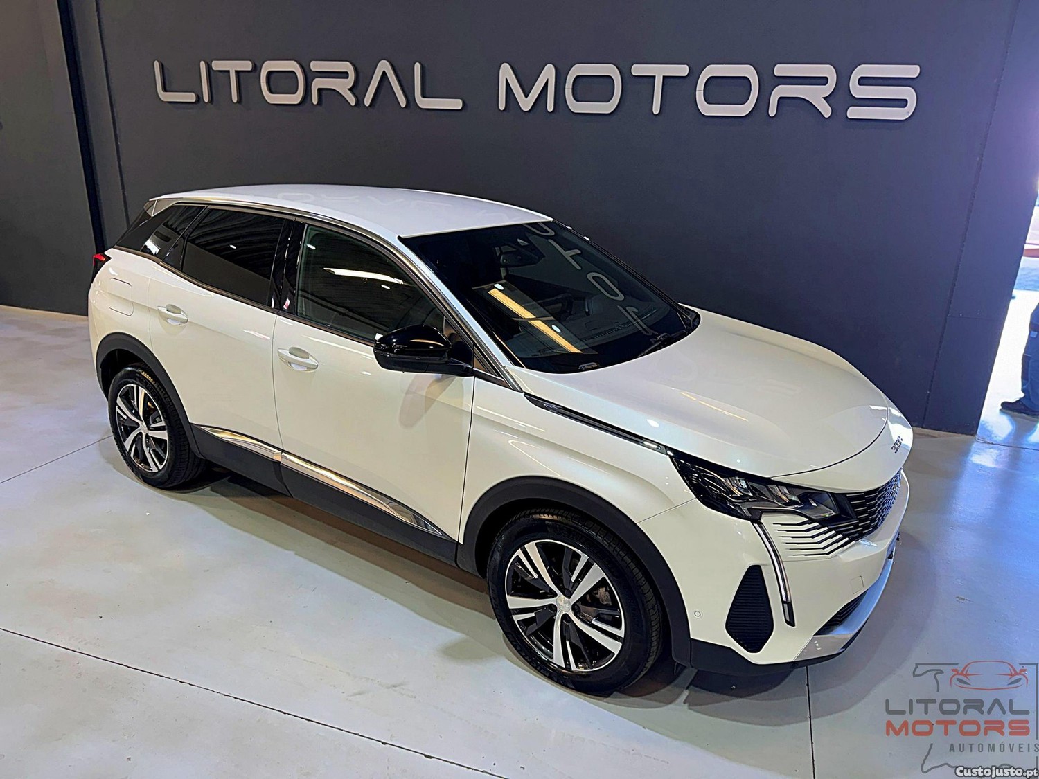Peugeot 3008 1.2 PureTech Allure Pack EAT8 — fotografia 24