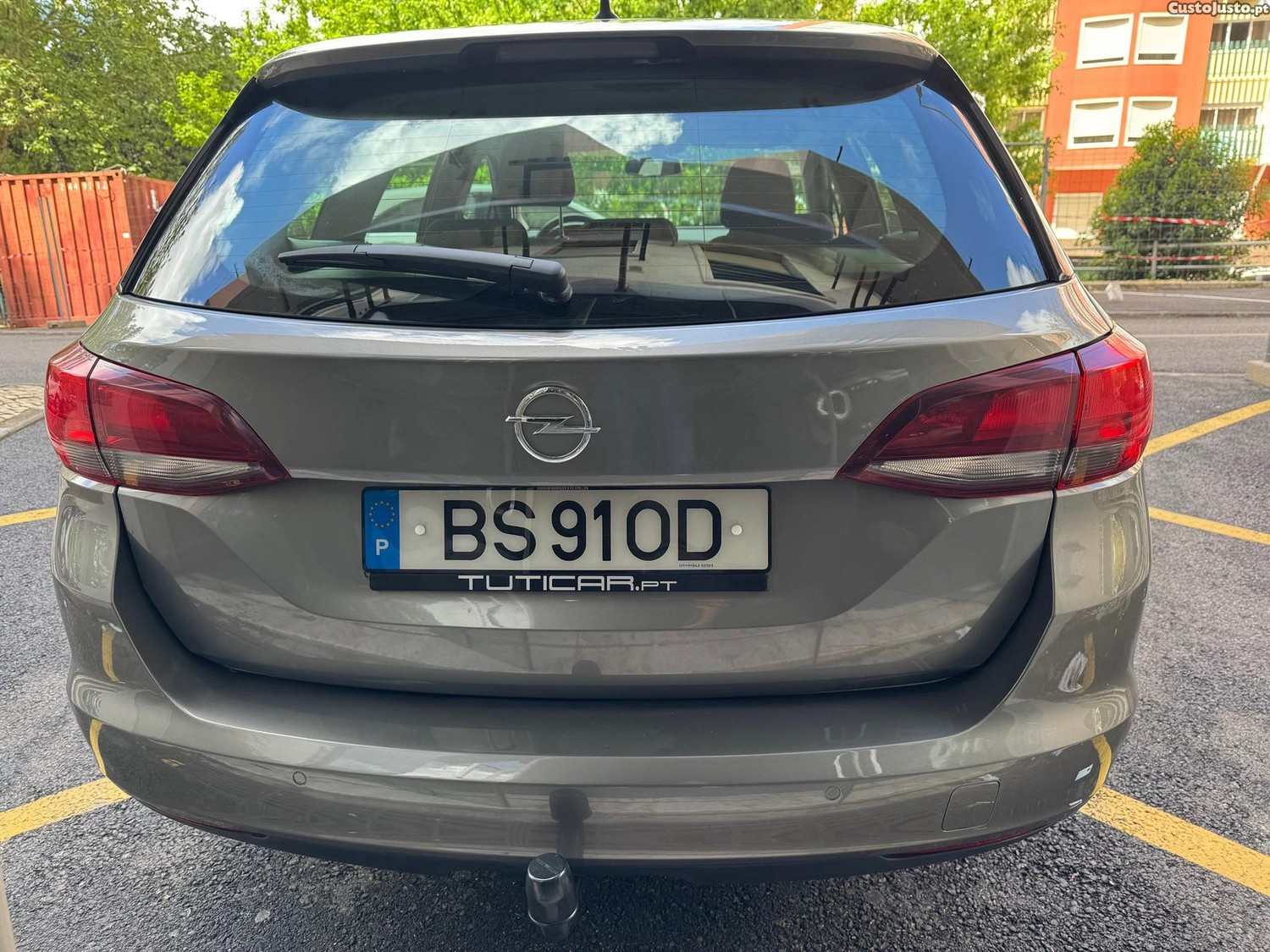Opel Astra Sports Tourer 1.6 CDTi Cosmo S/S — fotografia 20