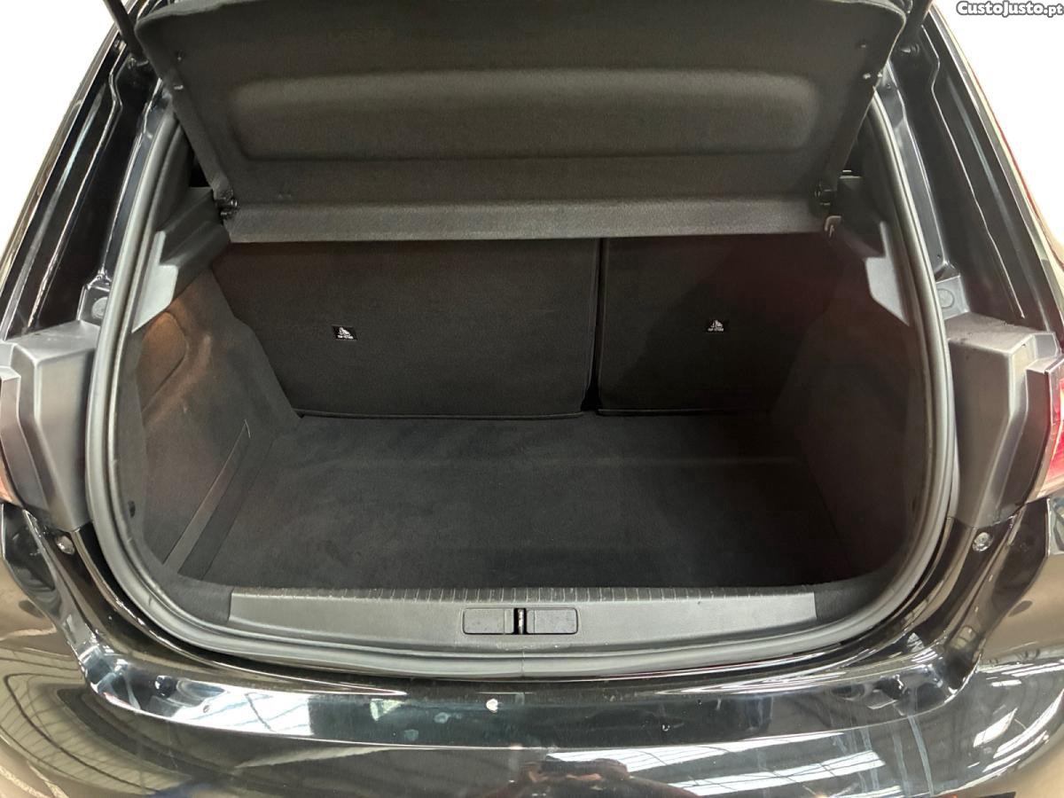 Peugeot 208 50 kWh GT — fotografia 3