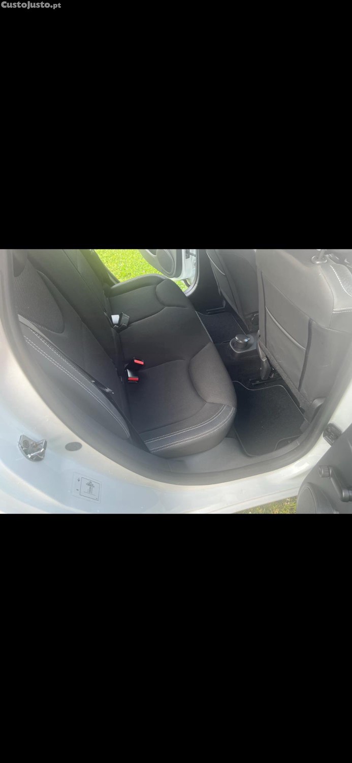 Renault Clio BOSE 2019 — fotografia 9