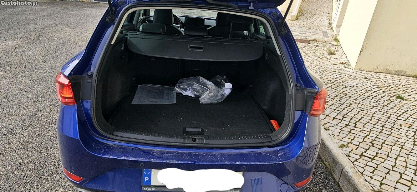 SEAT Leon Sportstourer2.0 tdi 150cv Fr dsg — fotografia 4