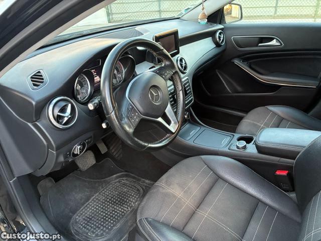 Mercedes-Benz GLA 220 CDI 4MATIC — fotografia 5