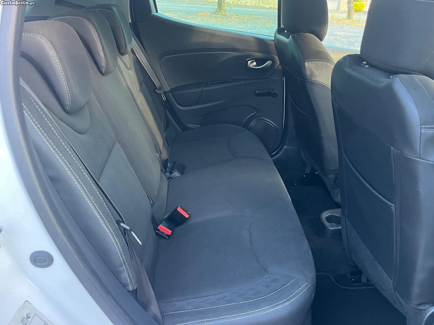 Renault Clio 1.5 DCI Limited Edition — fotografia 7