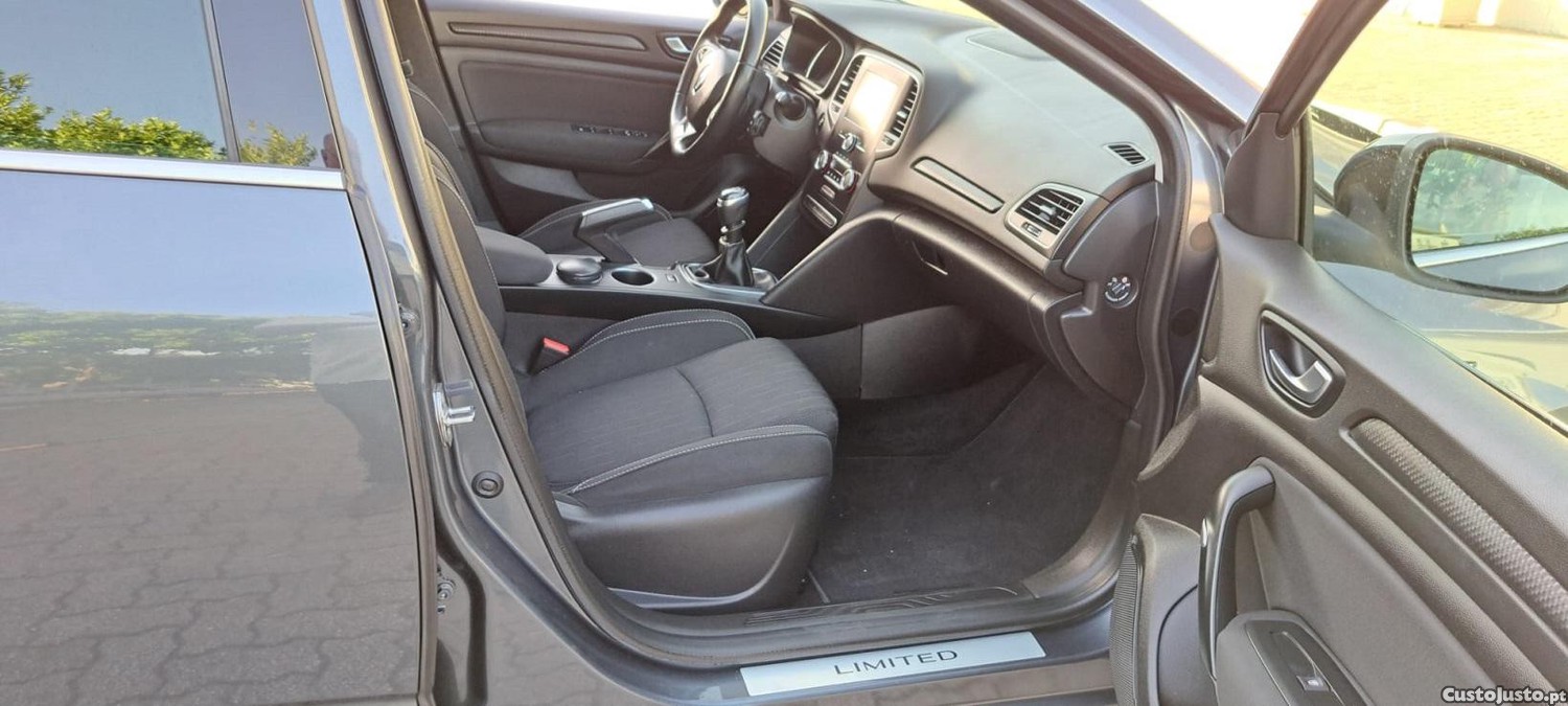 Renault Mégane 1.5 DCI sport tourer Limited — fotografia 4
