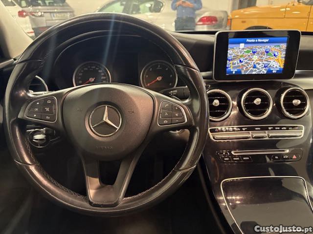 Mercedes-Benz C 180 d 7G-Tronic Exclusive — fotografia 5