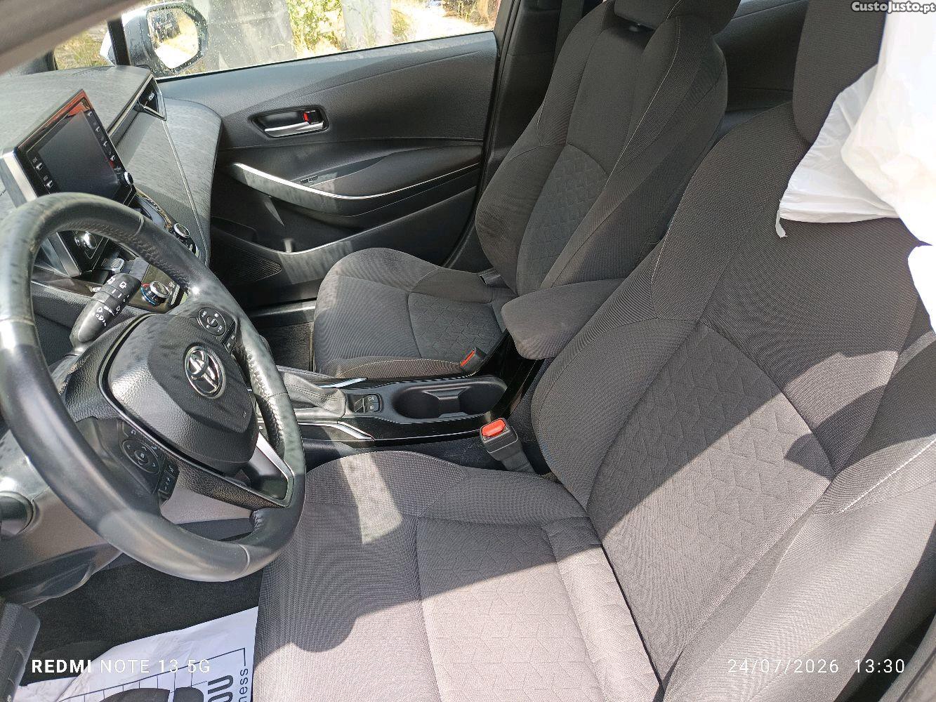 Toyota Corolla gasolina/híbrido — fotografia 4