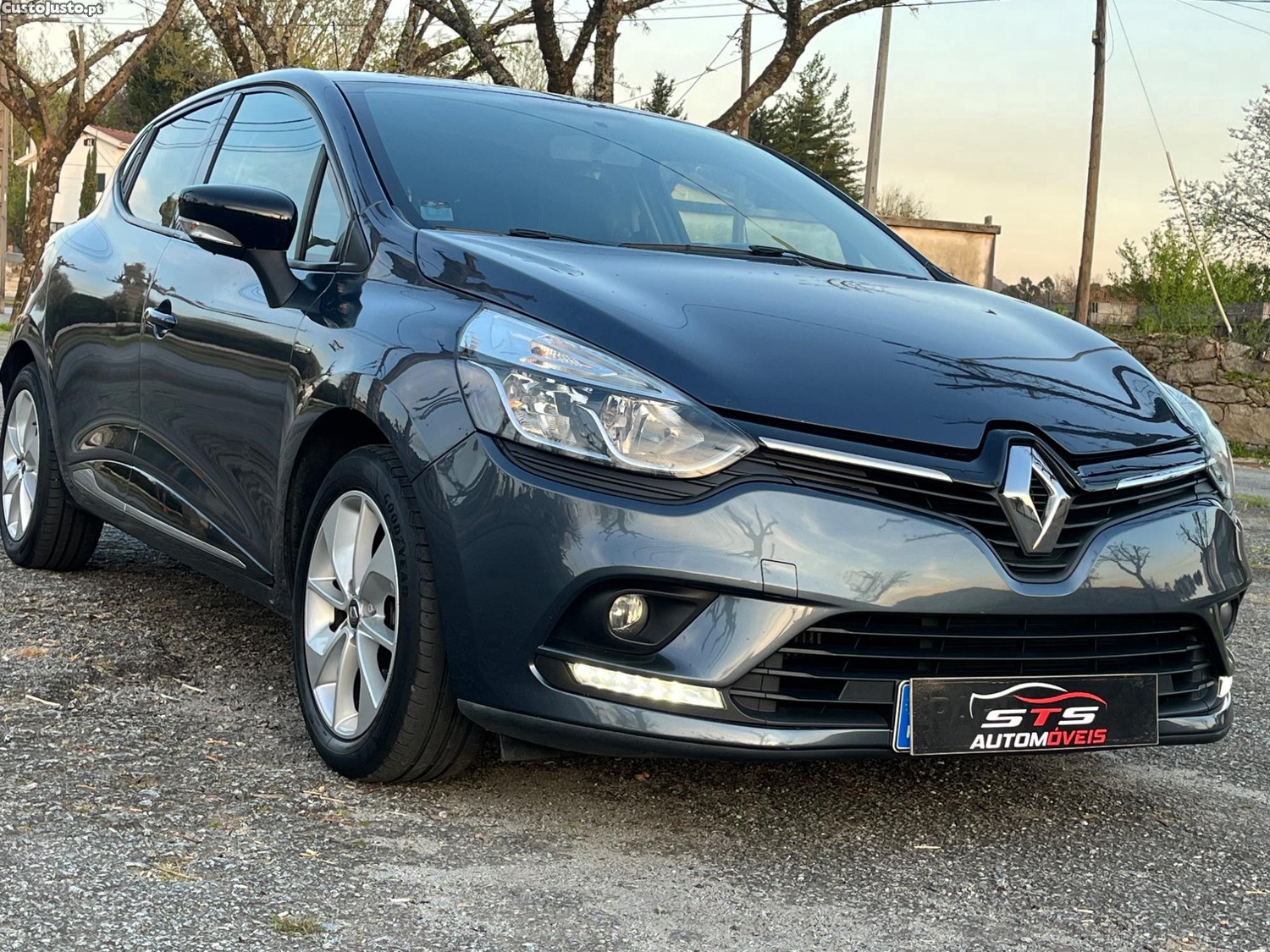 Renault Clio 0.9 TCE Limited Edition — fotografia 2