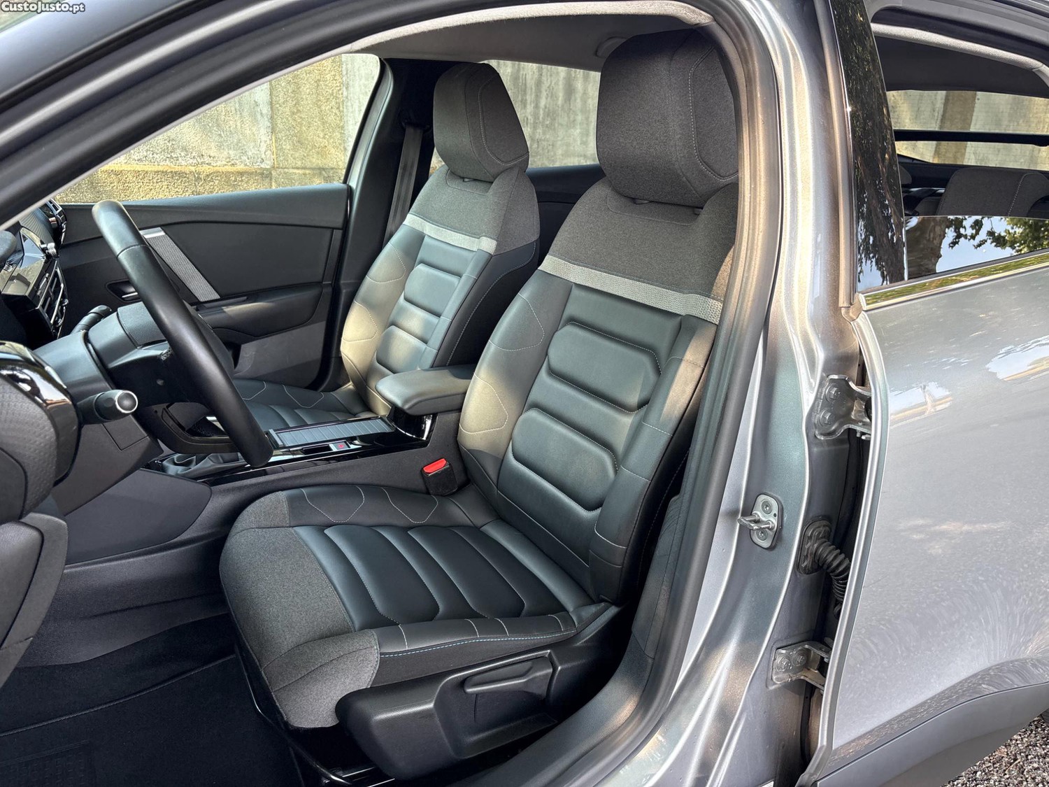 Citroën C4 1.2 PURETECH SHINE 130 CV — fotografia 8