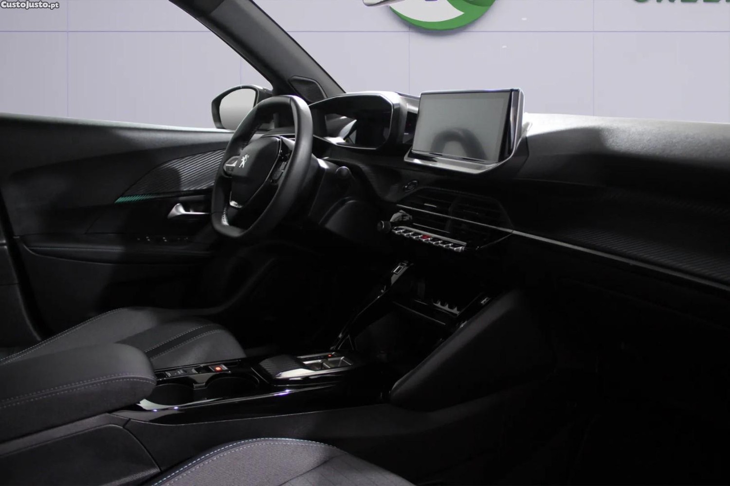 Peugeot e-2008 50 kWh Allure — fotografia 8