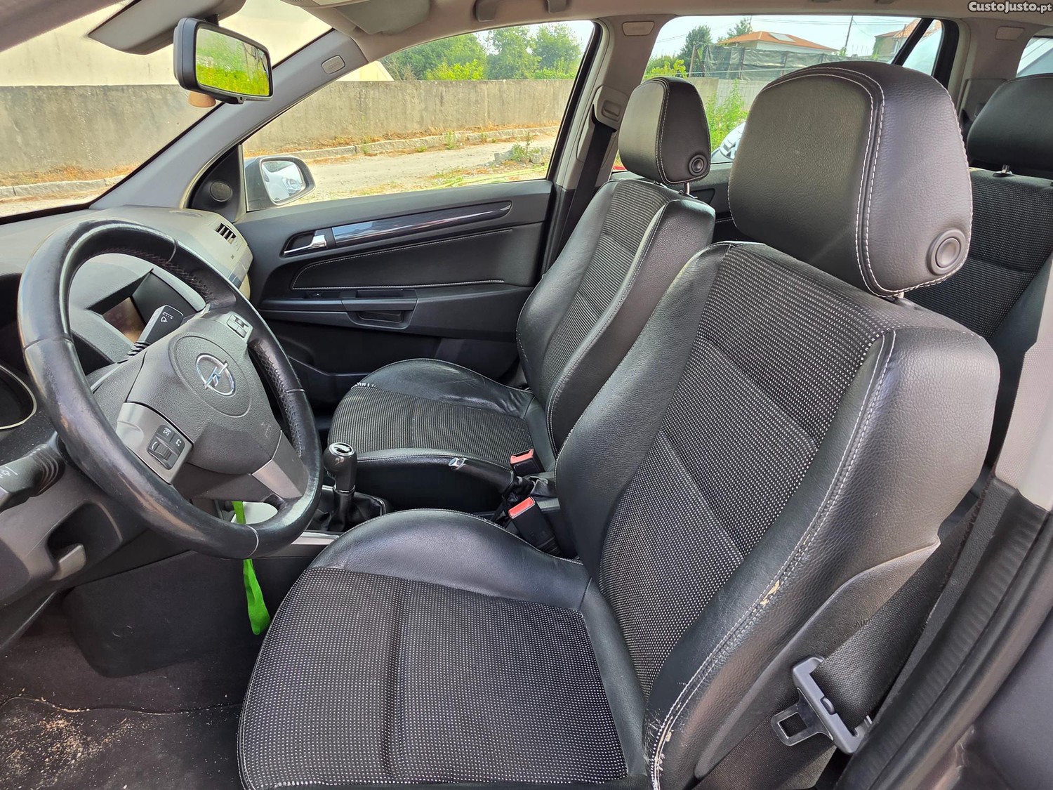 Opel Astra 1.7 cdti 100CV Cosmo — fotografia 3